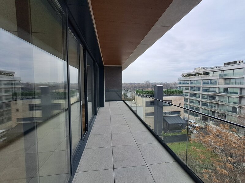 Calea Floreasca- 3 camere, open-space, etaj 4/5