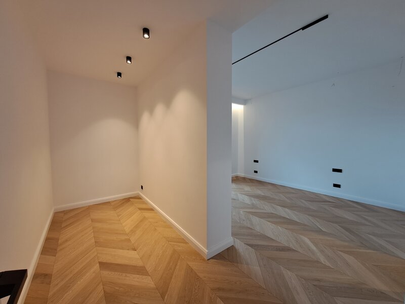 Calea Floreasca- 3 camere, open-space, etaj 4/5