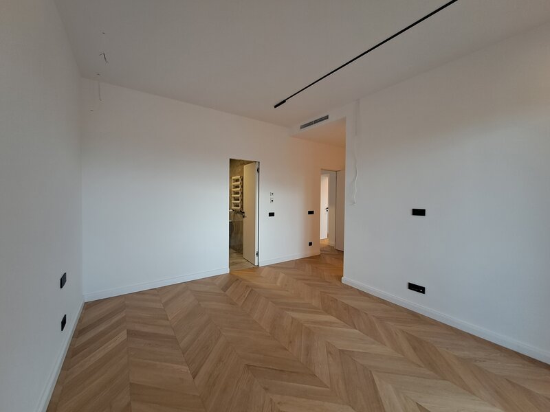 Calea Floreasca- 3 camere, open-space, etaj 4/5