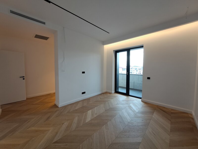 Calea Floreasca- 3 camere, open-space, etaj 4/5